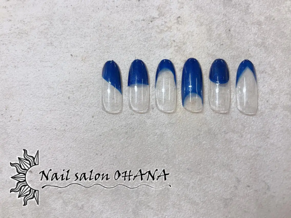フレンチネイル(オフあり)の写真