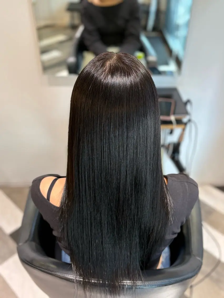 ロング カラー 黒髪 透明感カラー 久保 佑真のヘアスタイル