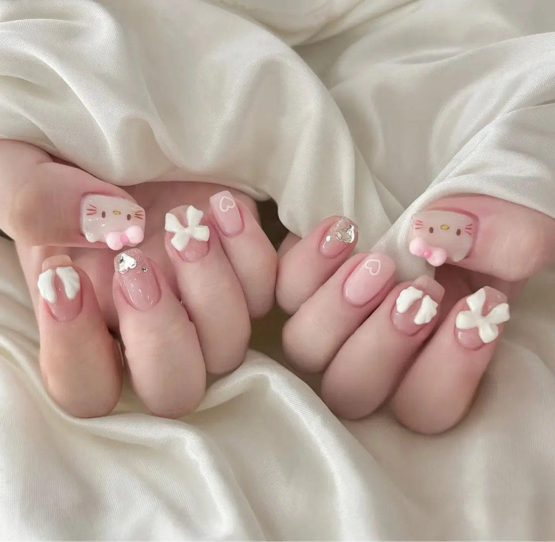 ネイル アニマル柄 オーロラネイル チークネイル フラッシュネイル ジェルネイル ハンドネイル Tira Nailのネイルデザイン