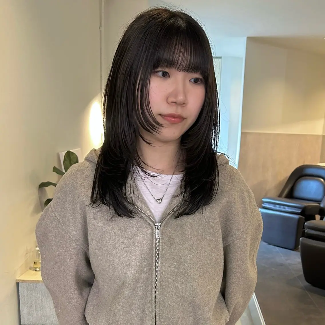 ミディアム カラー 透明感カラー 顔まわりレイヤー 顔周りカット ハッシュカット 姫カット カット ヘアカラー トリートメント nonoka オリーブ/レイヤーのヘアスタイル