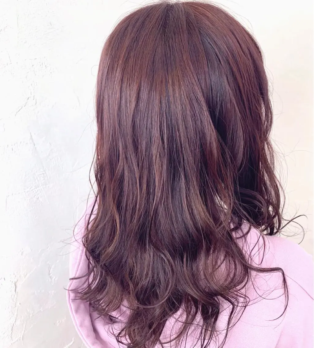 ロング カラー ブラウンカラー ピンクカラー ピンクブラウン 小山 明菜のヘアスタイル