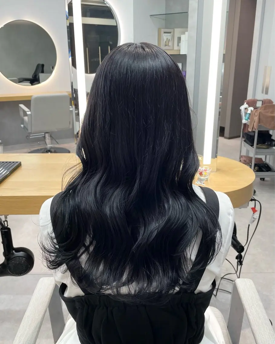 ロング カラー 黒髪 ブリーチ ラベンダーカラー 澤 佑華 🎀 透明感カラーのヘアスタイル