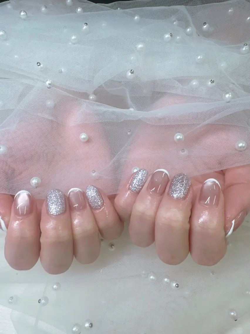 ネイル フレンチネイル ジェルネイル ガラスフレンチ キラキラネイル ロングネイル Queeens nailのネイルデザイン