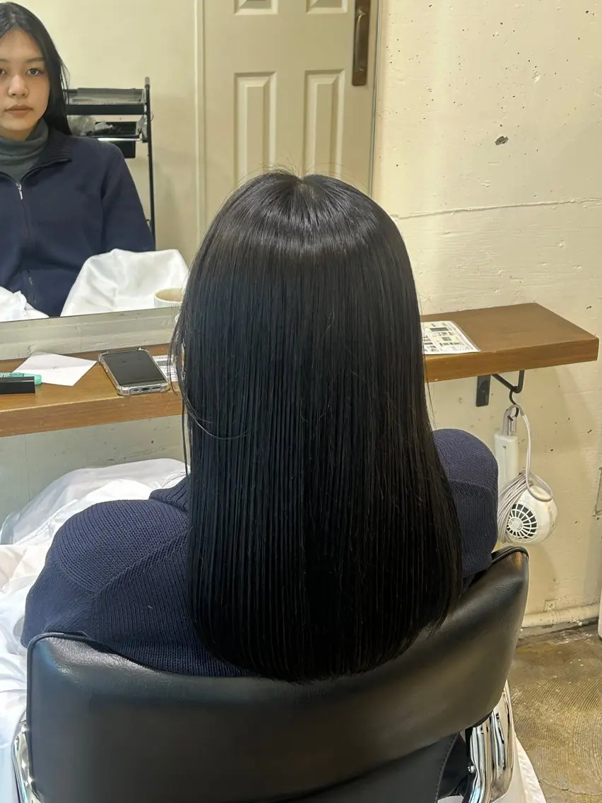 セミロング カラー カット ヘアカラー ナチュラル大人っぽい スタイル　MAORIのヘアスタイル