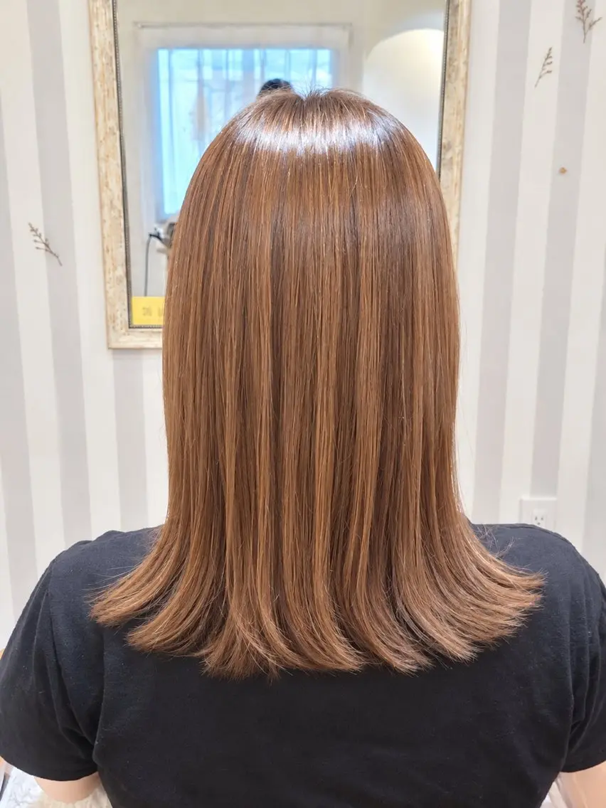 セミロング カット ヘアカラー abe mikaのヘアスタイル