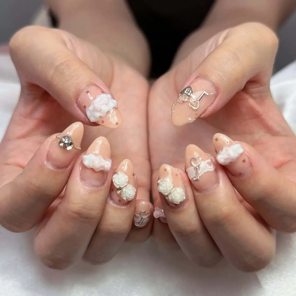 ネイル 桜ネイル 長さ出し フレンチネイル 韓国ネイル マグネットネイル ハンドネイル Kiwami nailsalonのネイルデザイン