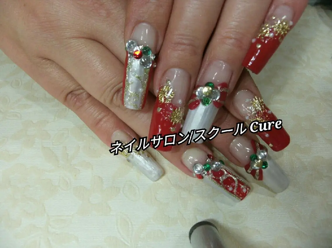 ロング ネイル ネイルサロン Cureのネイルデザイン
