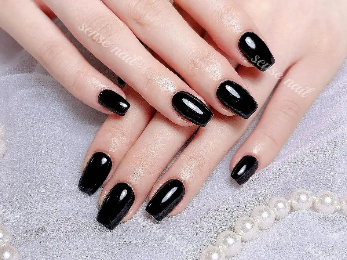 ネイル Queening 🦋のネイルデザイン