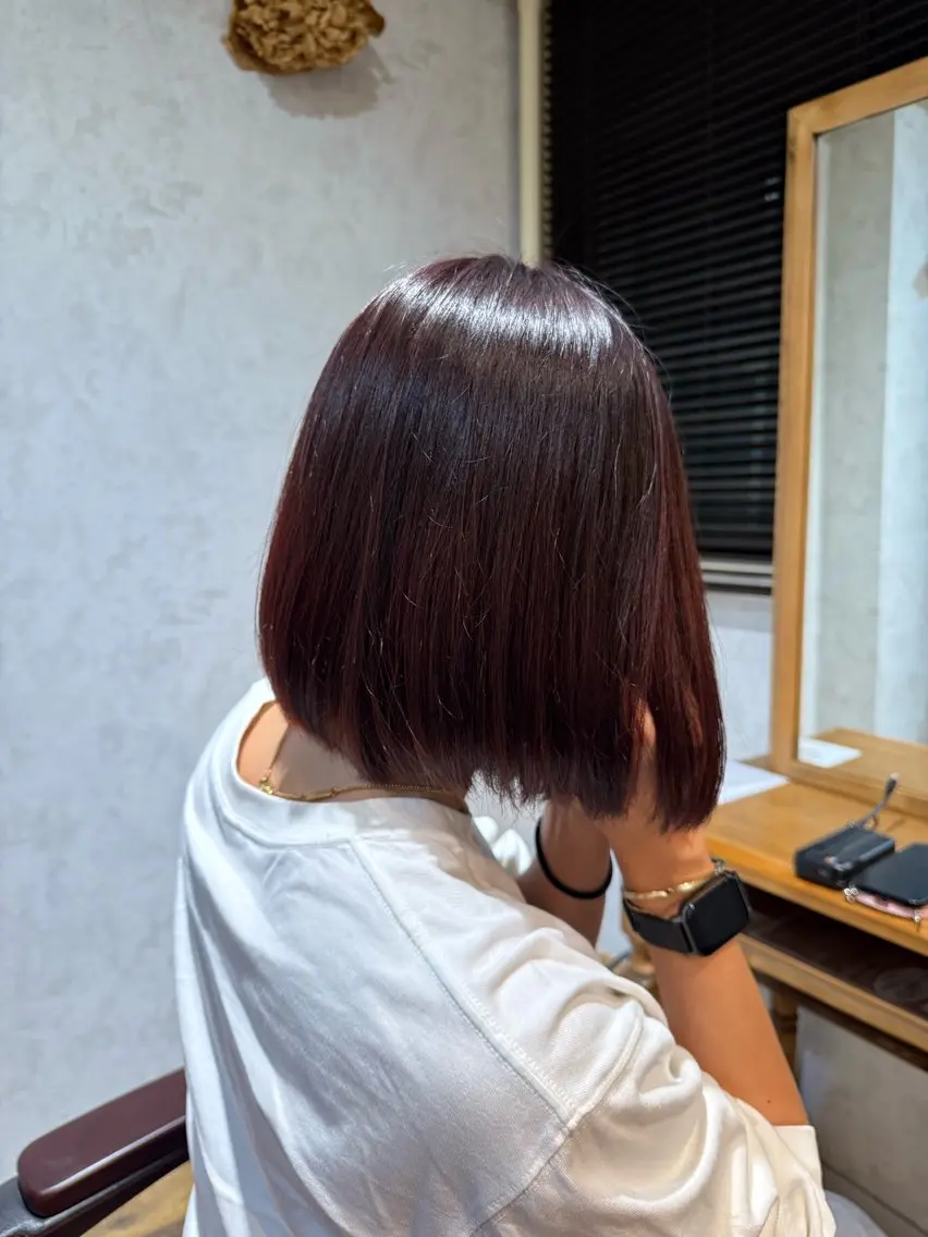 ショート カラー 切りっぱなしボブ ボブ カット ヘアカラー トリートメント 小松 莉夏子のヘアスタイル