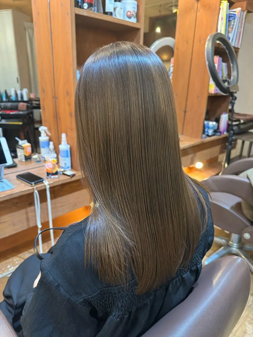 セミロング カット 縮毛矯正 トリートメント 菅村 勇亮のヘアスタイル