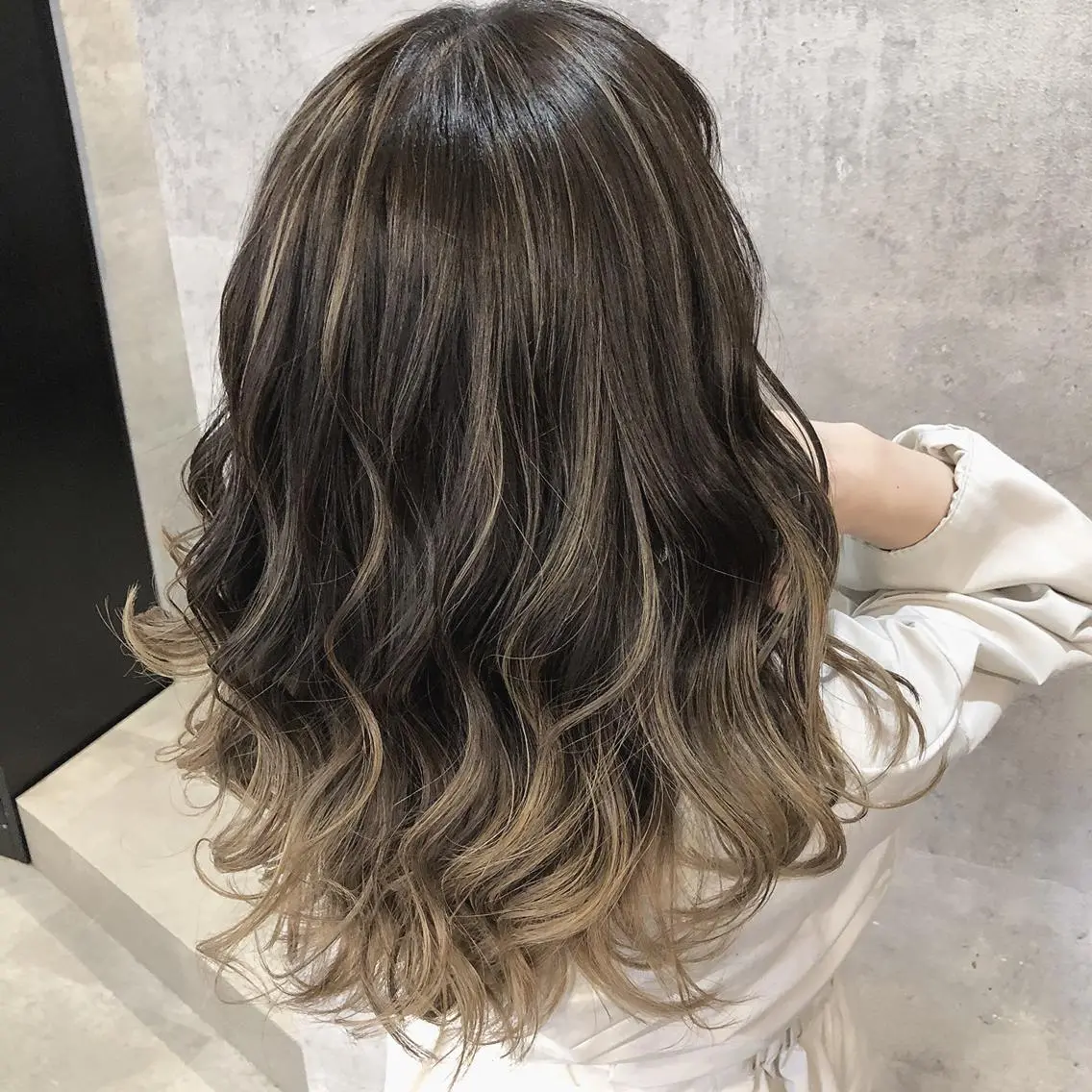 ロング カラー ハイライトカラー ハイライト ✨MiL✨ ✨心斎橋✨のヘアスタイル