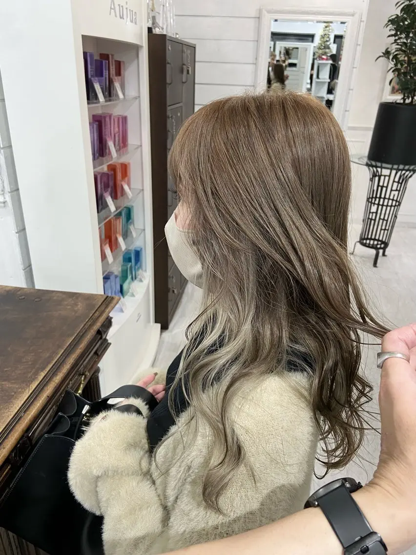 セミロング カラー ベージュカラー ブリーチ 抜きっぱなしブロンド ブロンド ケアブリーチ 札幌ブリーチカラー/ ダブルカラー/ドイのヘアスタイル