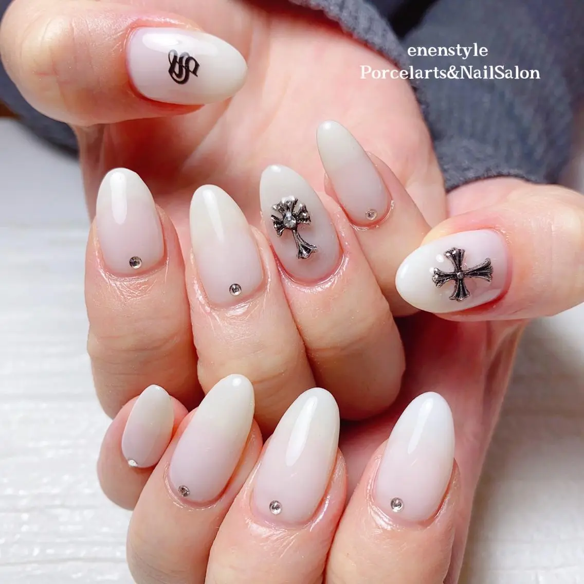 ミディアム ネイル 🐾enen style 🐾のネイルデザイン
