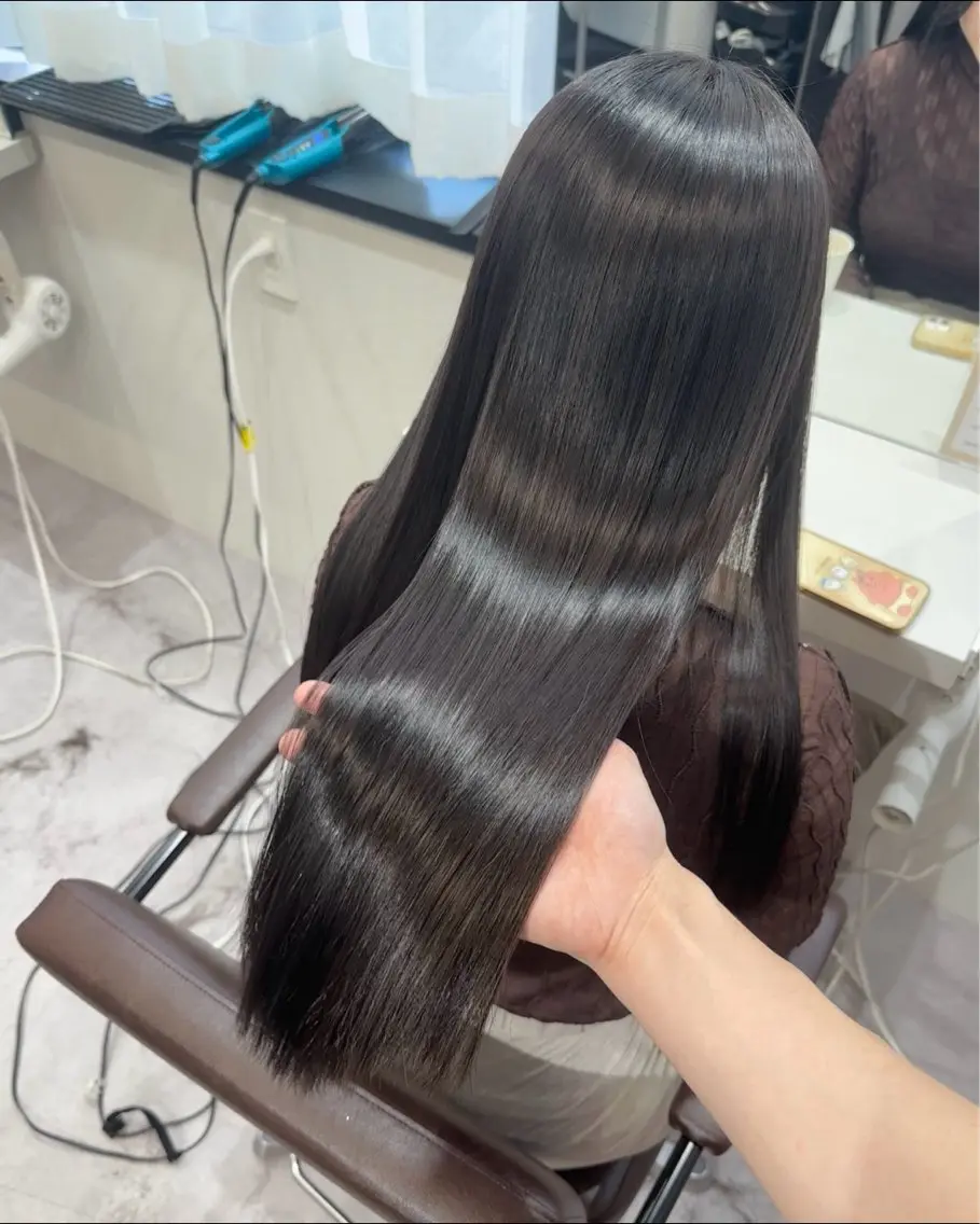 ロング カット 縮毛矯正 トリートメント 髪質改善× ブリーチなしyutoのヘアスタイル