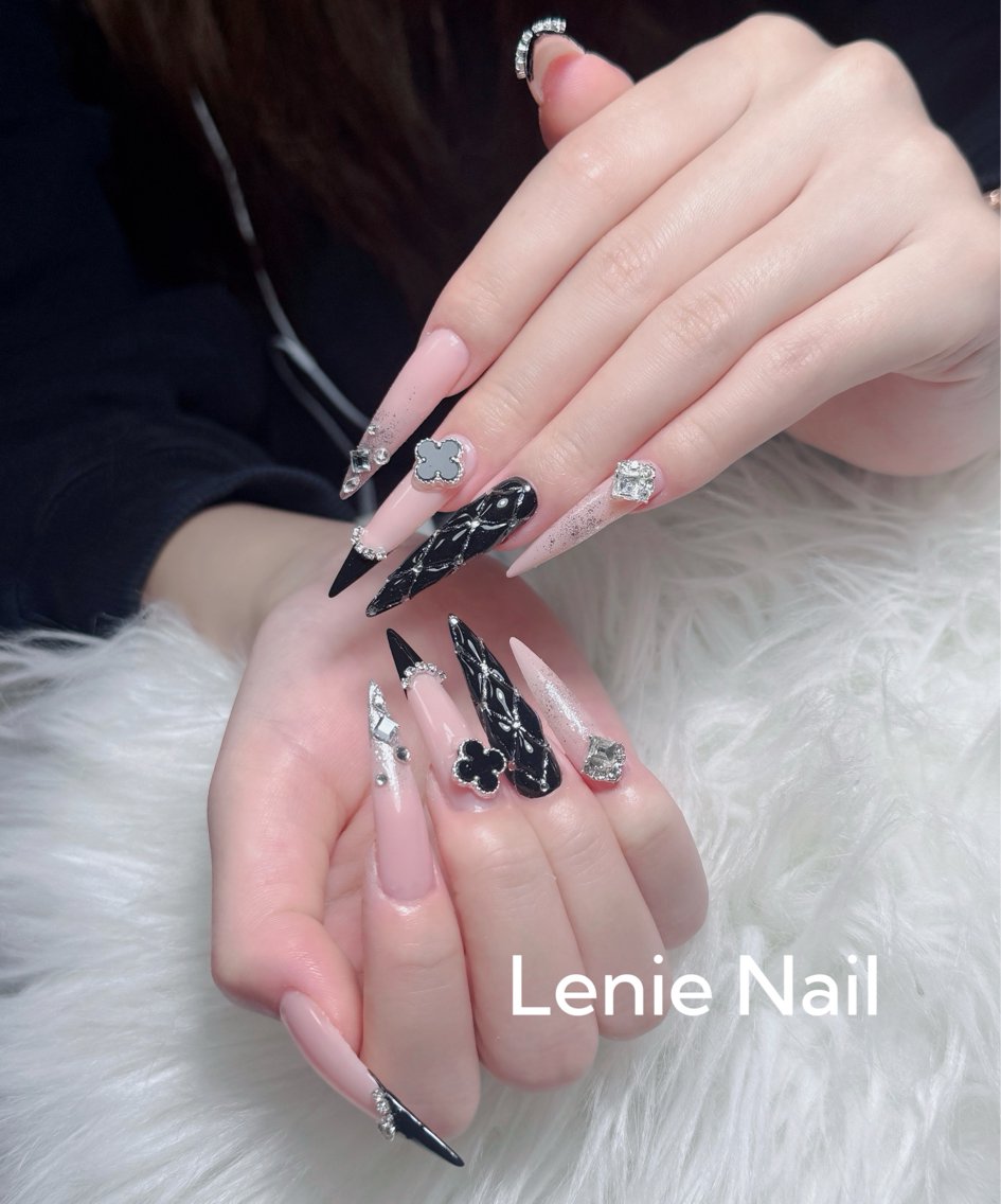 ネイル チークネイル 長さ出し フラッシュネイル フレンチネイル グラデーション ハンドネイル Lenie Nail Salonのネイルデザイン