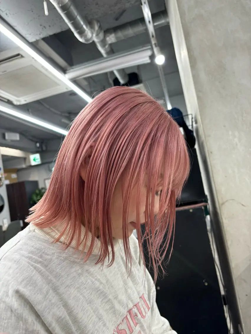 ショート ボブ 外ハネヘア ブリーチ&似合せボブ 田中寛十のヘアスタイル