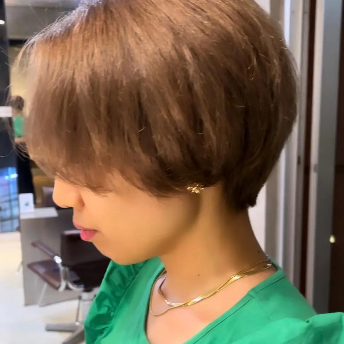ショート カラー ベージュカラー ミルクティーベージュ fifth おのでら ようのヘアスタイル