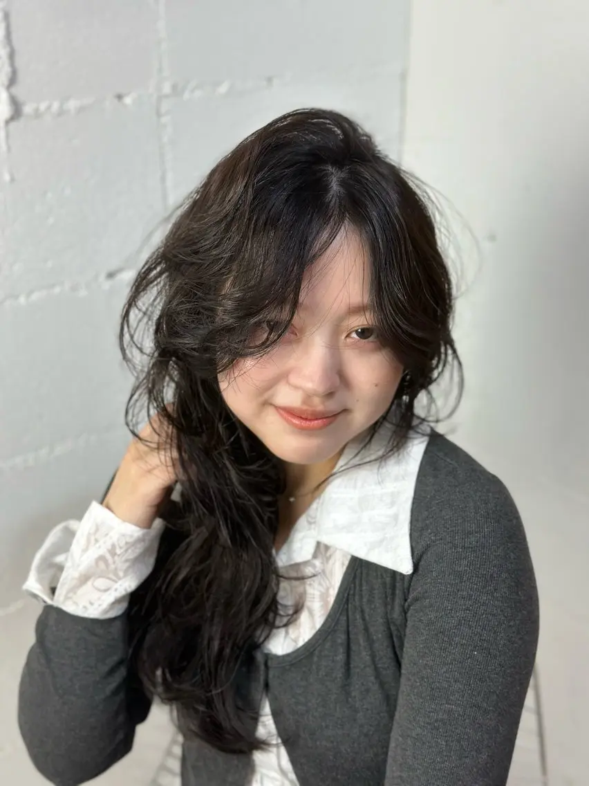 ロング ヘアアレンジ カット ヘアカラー パーマ 縮毛矯正 トリートメント ヘッドスパ ヘアセット 福西晃希 【艶髪・髪質改善】のヘアスタイル