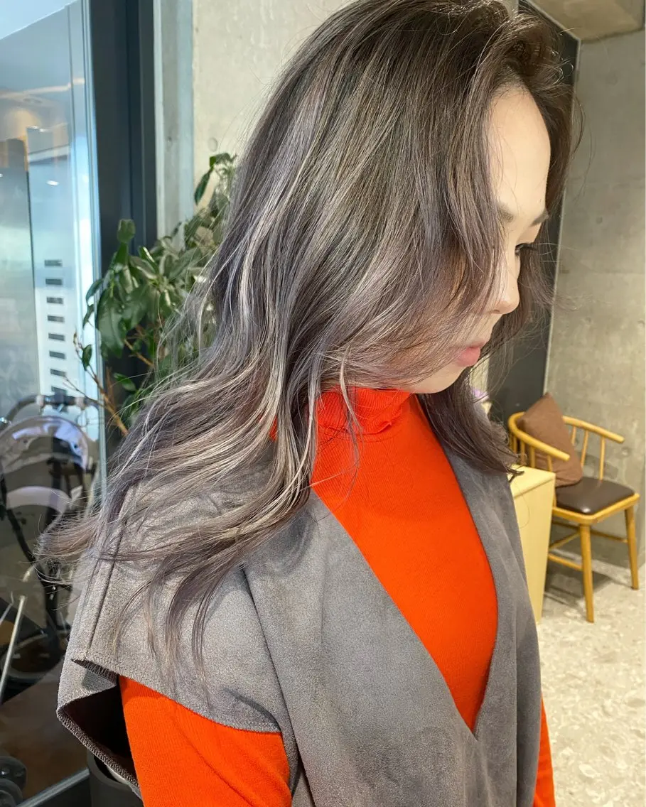 ロング カラー バレイヤージュ グレージュ レイヤーカット ヘアカラー ブリーチカラーレイヤ ーカット🦋annaのヘアスタイル