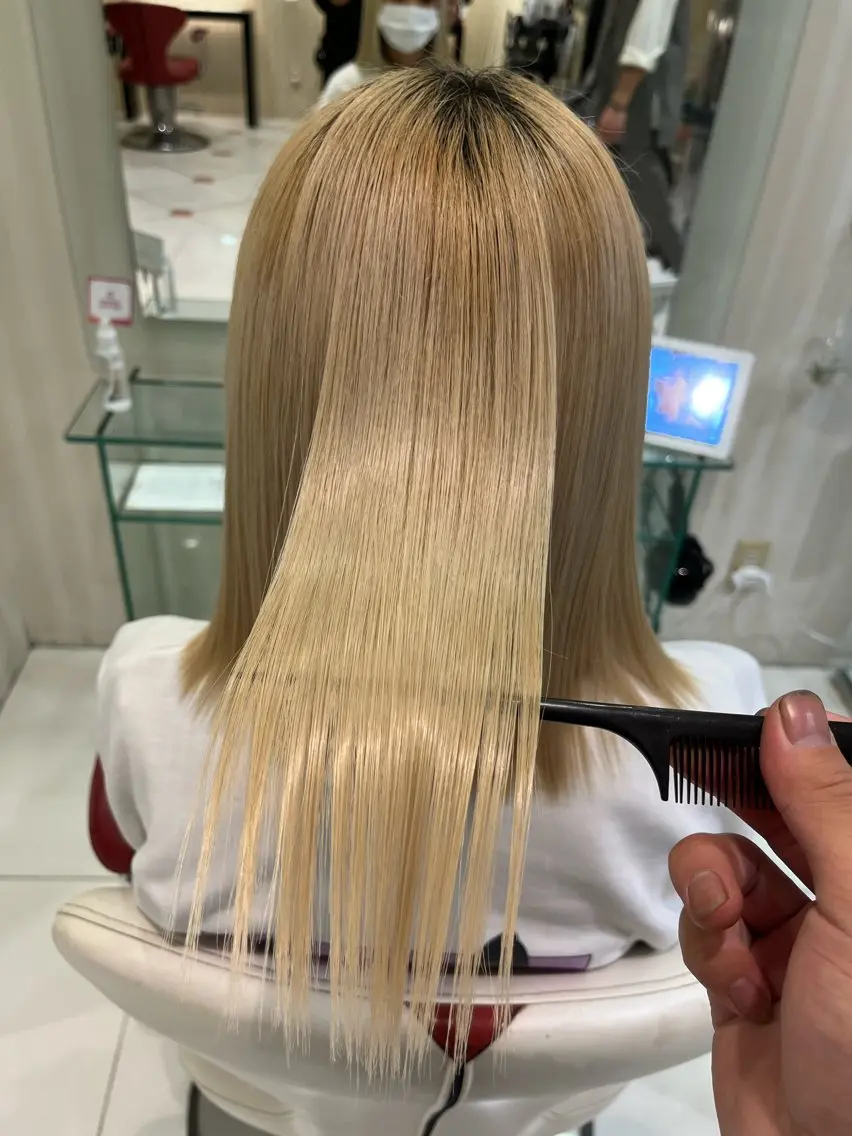 【ハイトーン必須✨️】ブリーチ➕透明感カラー💙¥18600→¥10000の写真