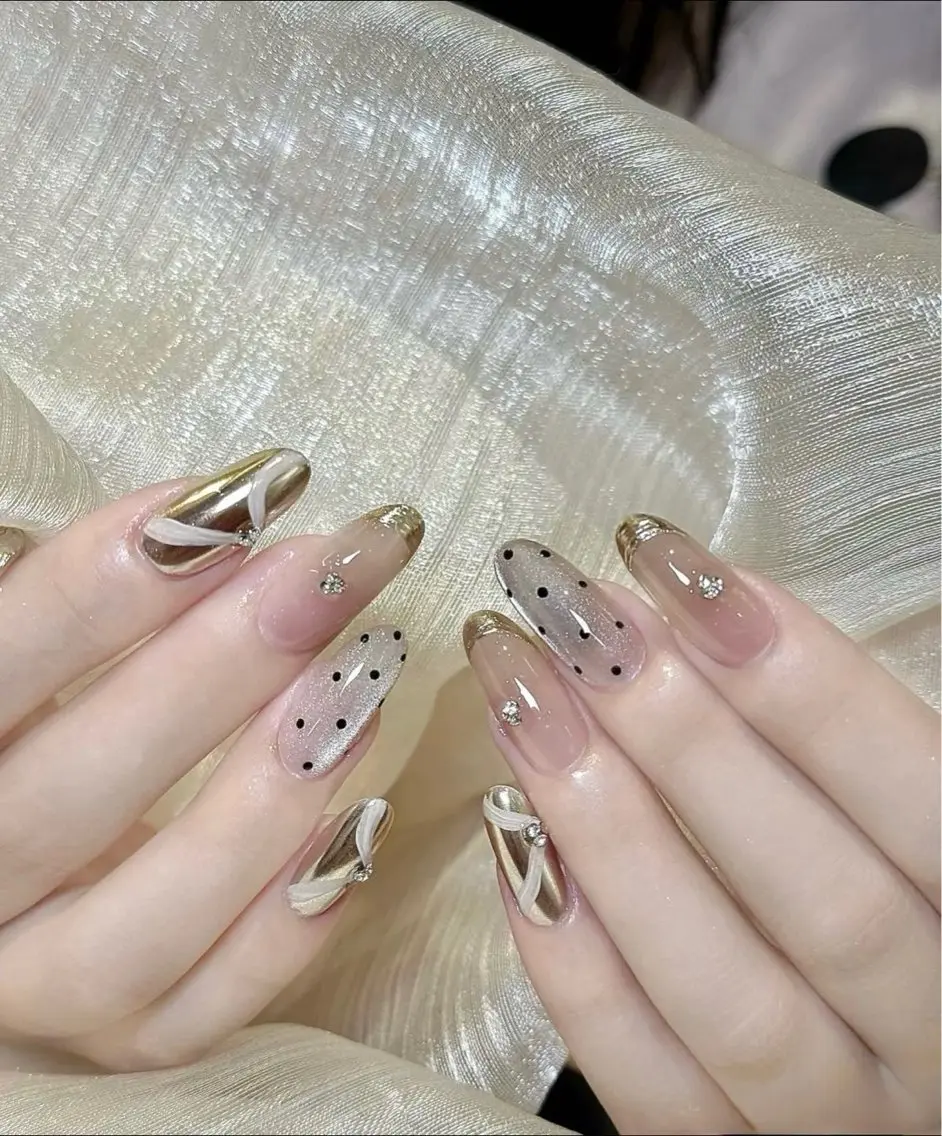 ネイル 長さ出し フレンチネイル グラデーション 卒業式 マグネットネイル ハンドネイル MIHANA NAILのネイルデザイン