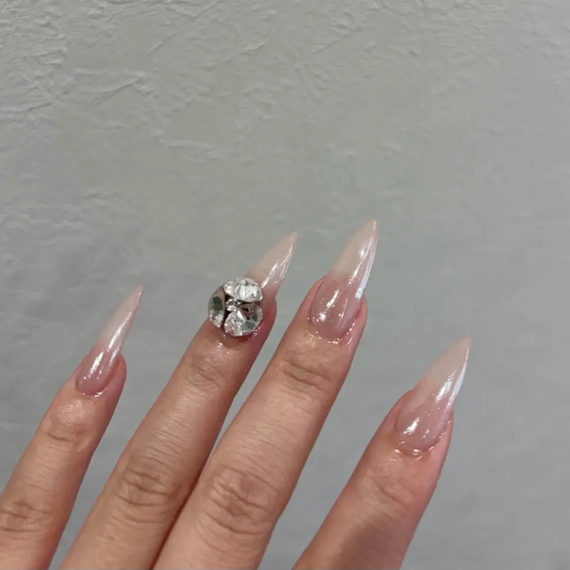 ネイル ミラーネイル ワンカラーネイル スカルプネイル ネイルチップ ホワイト ハンドネイル IROHA NAIL 横山佳那のネイルデザイン