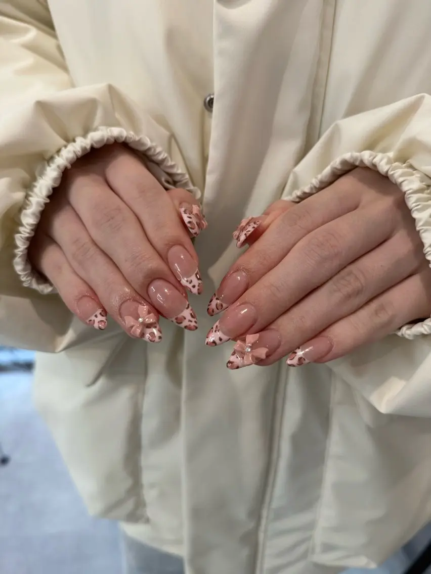 ネイル ハンドネイル ハンドケア はばすみれ🎀ﾈｲﾙ 光ﾌｪｲｼｬﾙ ﾍｱのネイルデザイン