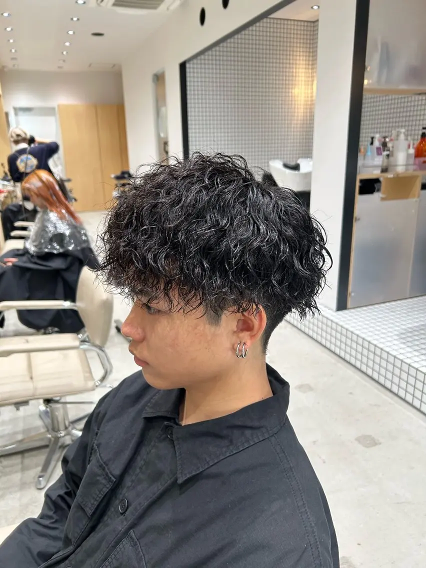 パーマ メンズ フェードカット メンズパーマ ツイストスパイラルパーマ スパイラルパーマ 🐲ツイスパ🐲 フェード/龍のヘアスタイル