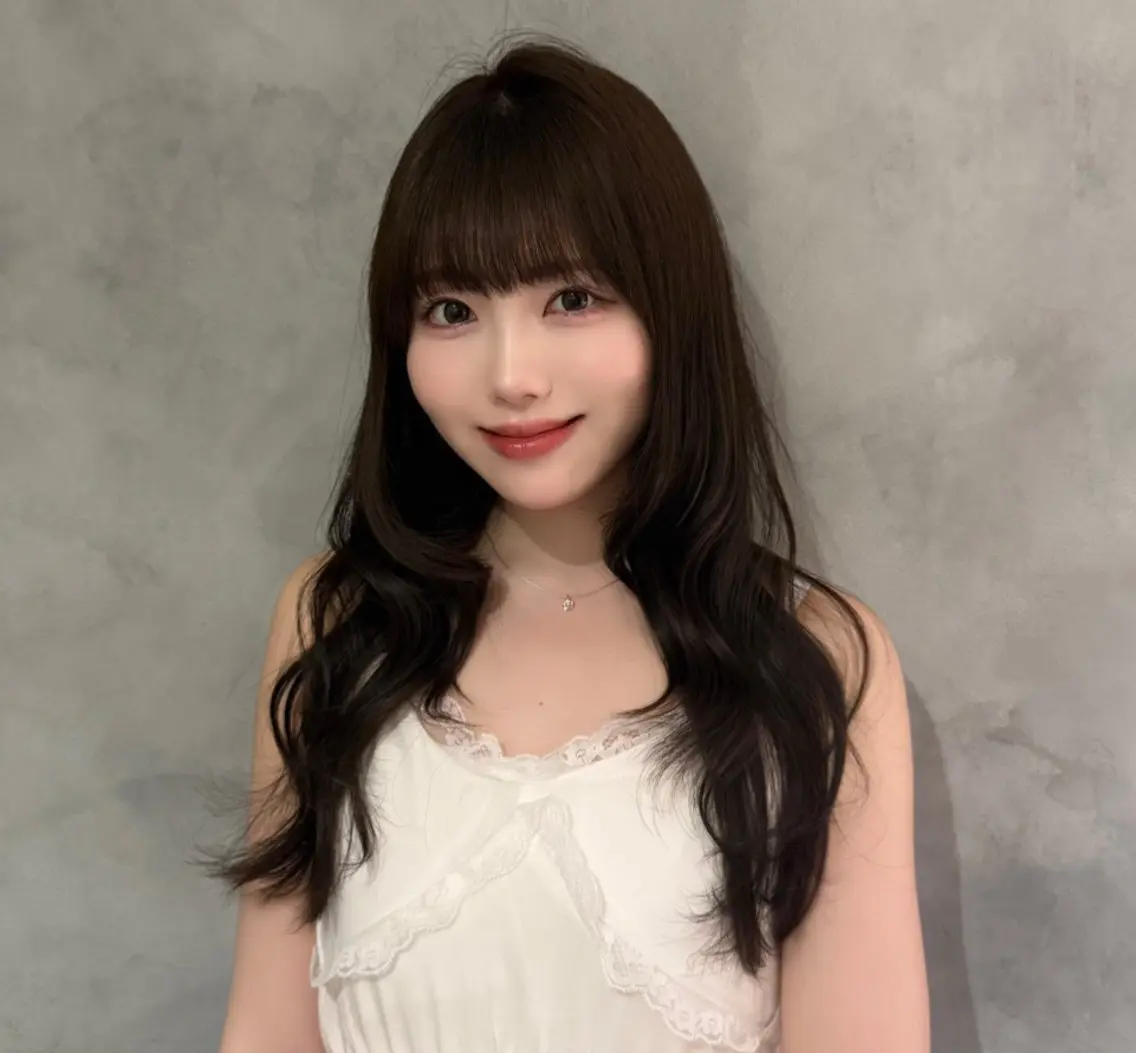 ロング カット ヘアカラー トリートメント 谷 亜澄のヘアスタイル