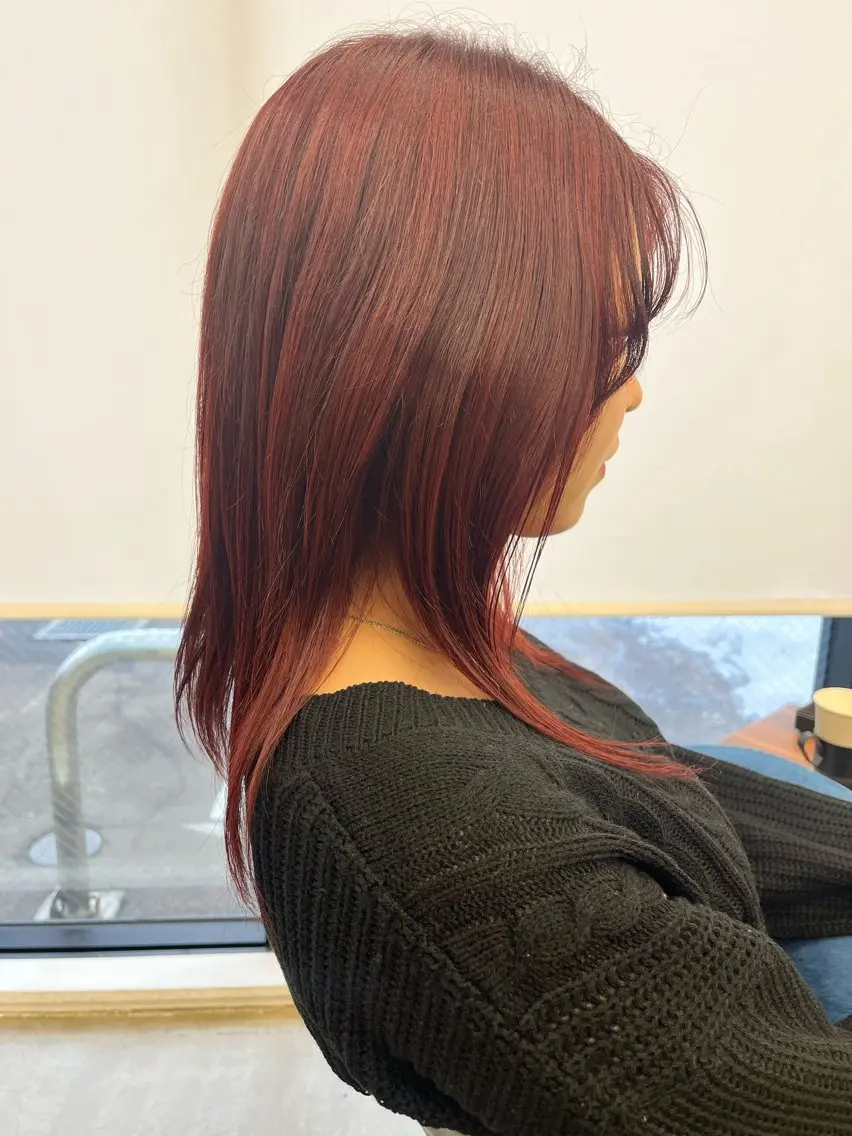 カラー レッドカラー 鈴木 ちさきのヘアスタイル