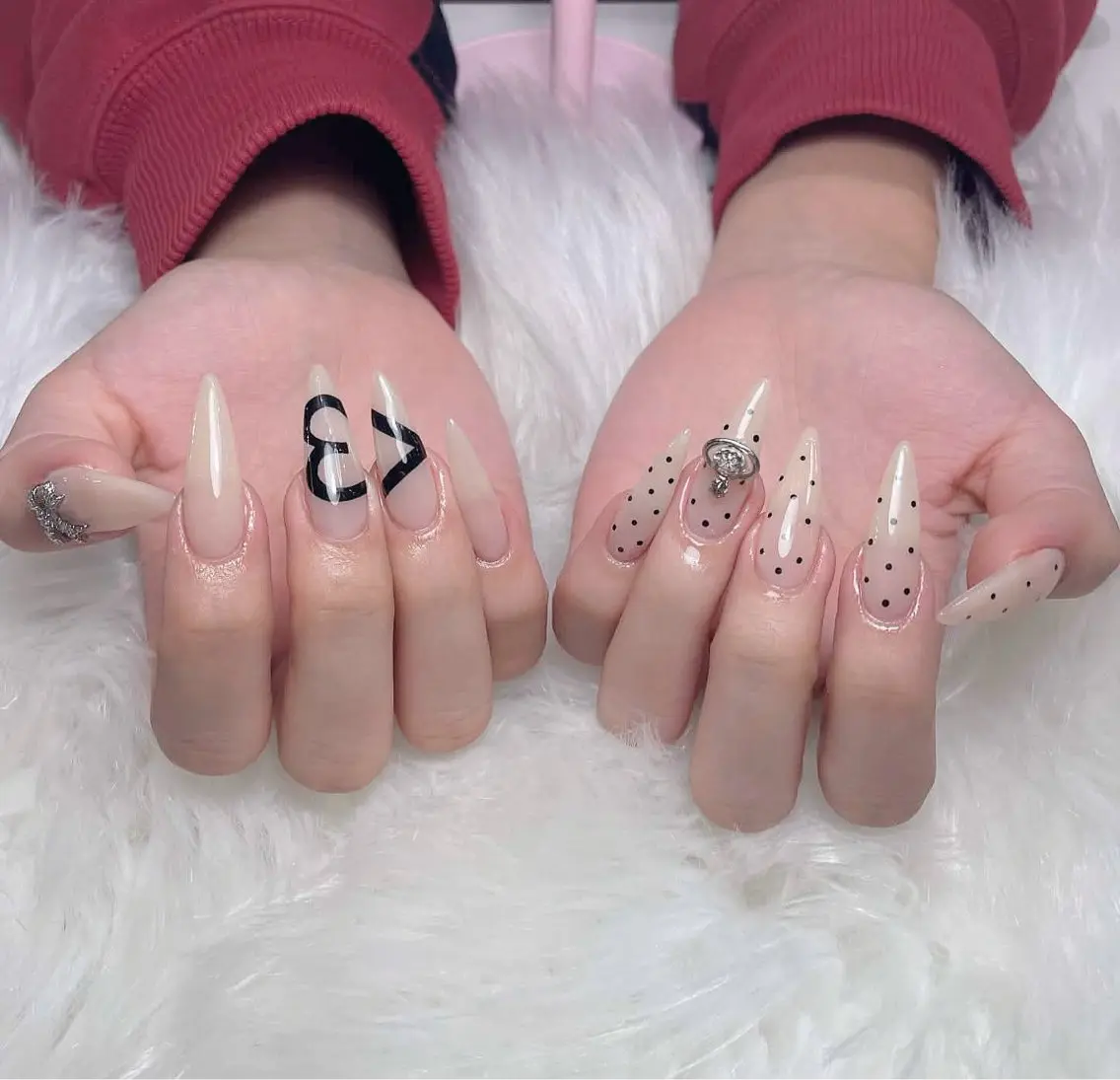 ネイル オーロラネイル チークネイル フットネイル フレンチネイル ジェルネイル ハンドネイル Nichi Nailsのネイルデザイン