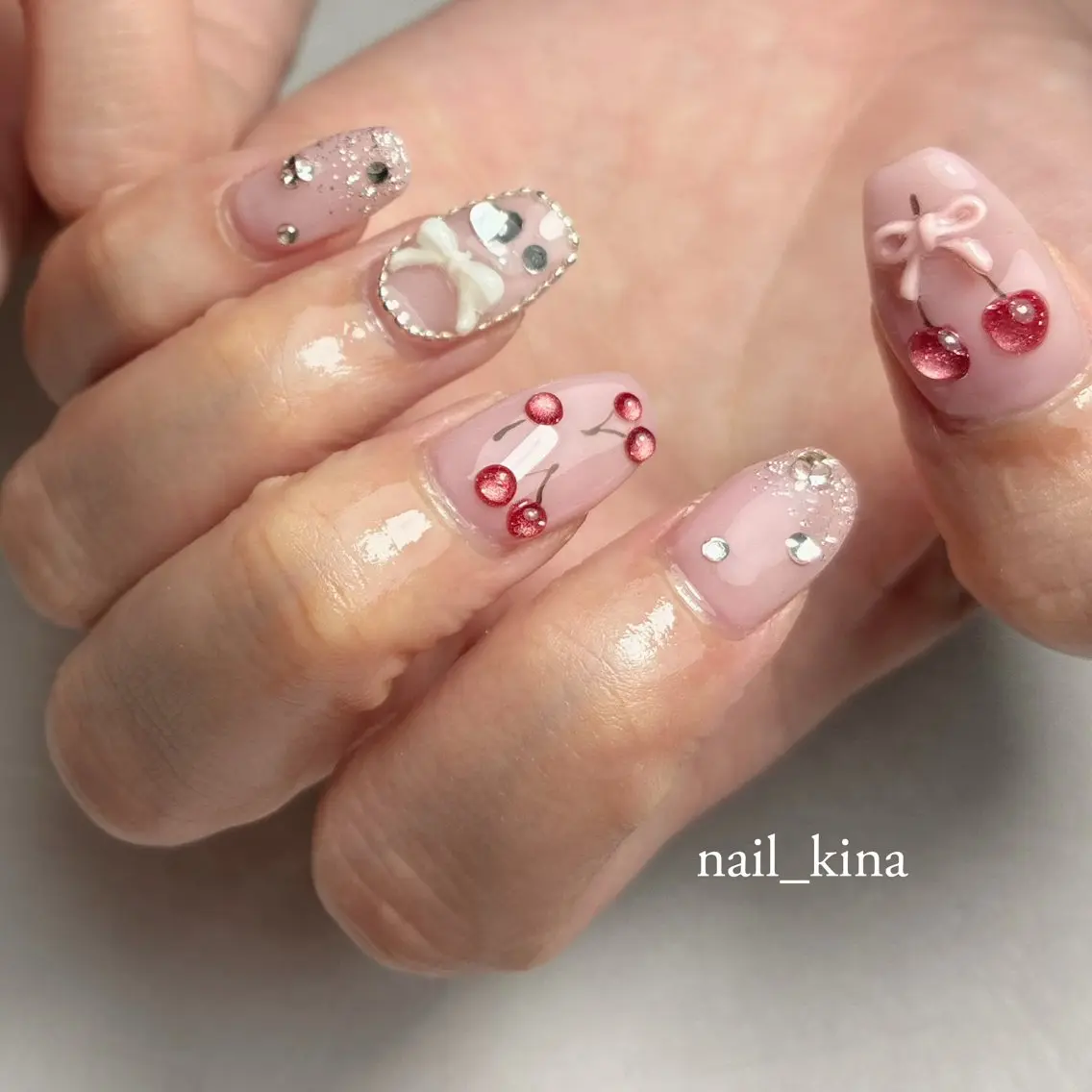 ネイル ジェルネイル マグネットネイル パラジェル 夏ネイル ハンドネイル nail_ kinaのネイルデザイン