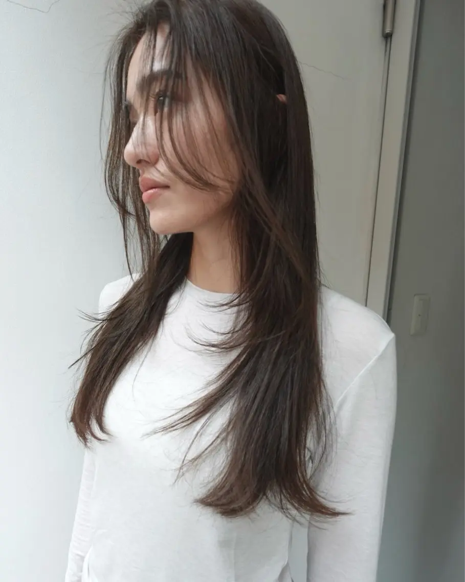 ロング レイヤーカット カット haku 芽実のヘアスタイル