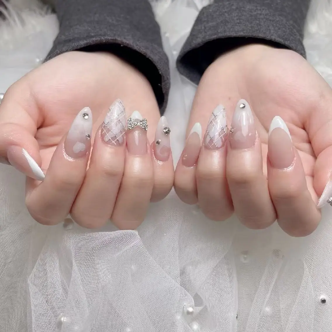 ネイル ENsalon AKIRAのネイルデザイン