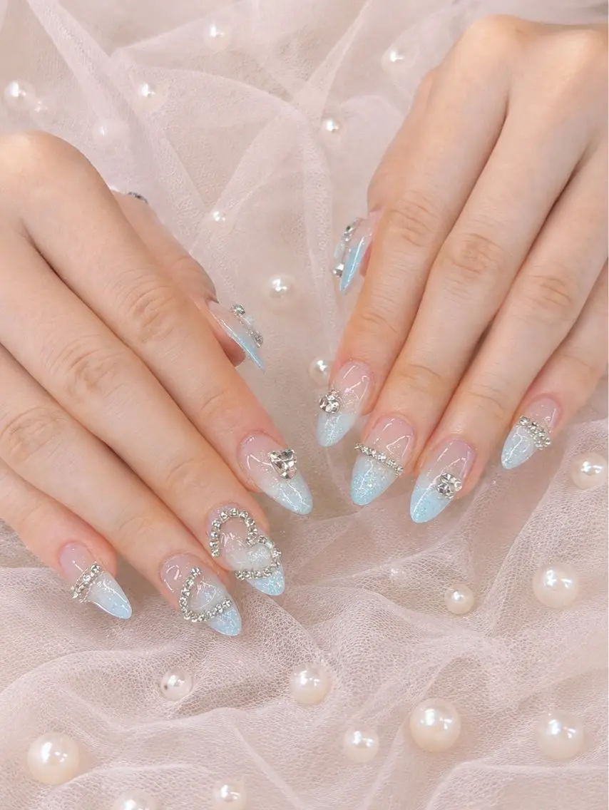 ネイル 長さ出し ジェルネイル キラキラネイル 韓国ネイル ロングネイル ハンドネイル ハンドケア min nail salonのネイルデザイン