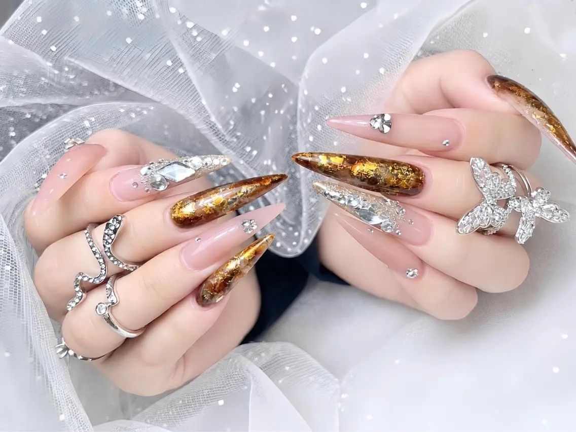 ネイル アニマル柄 べっ甲ネイル ブルー ボルドー ブラウン ハンドネイル Rin Nail 新大久保店のネイルデザイン