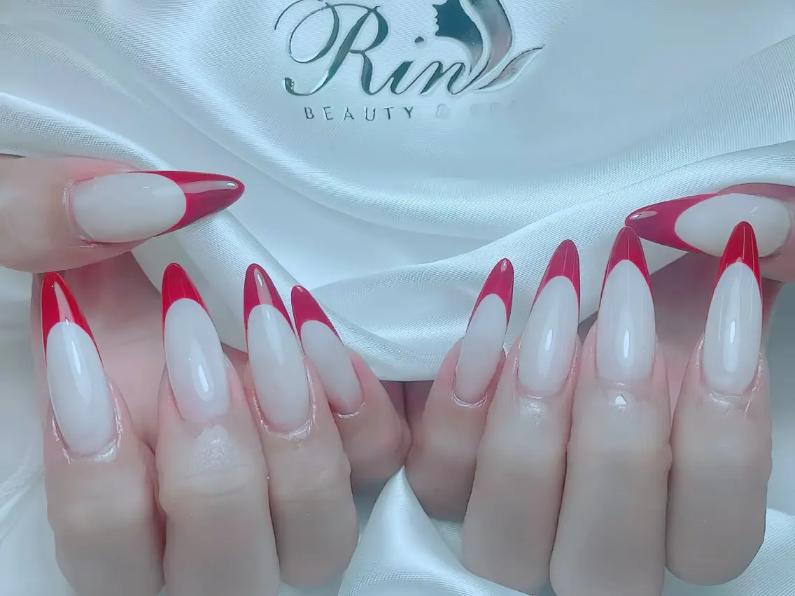 ネイル チークネイル フレンチネイル ガラスフレンチ グラデーション キラキラネイル ハンドネイル Rin Nail 新大久保店のネイルデザイン