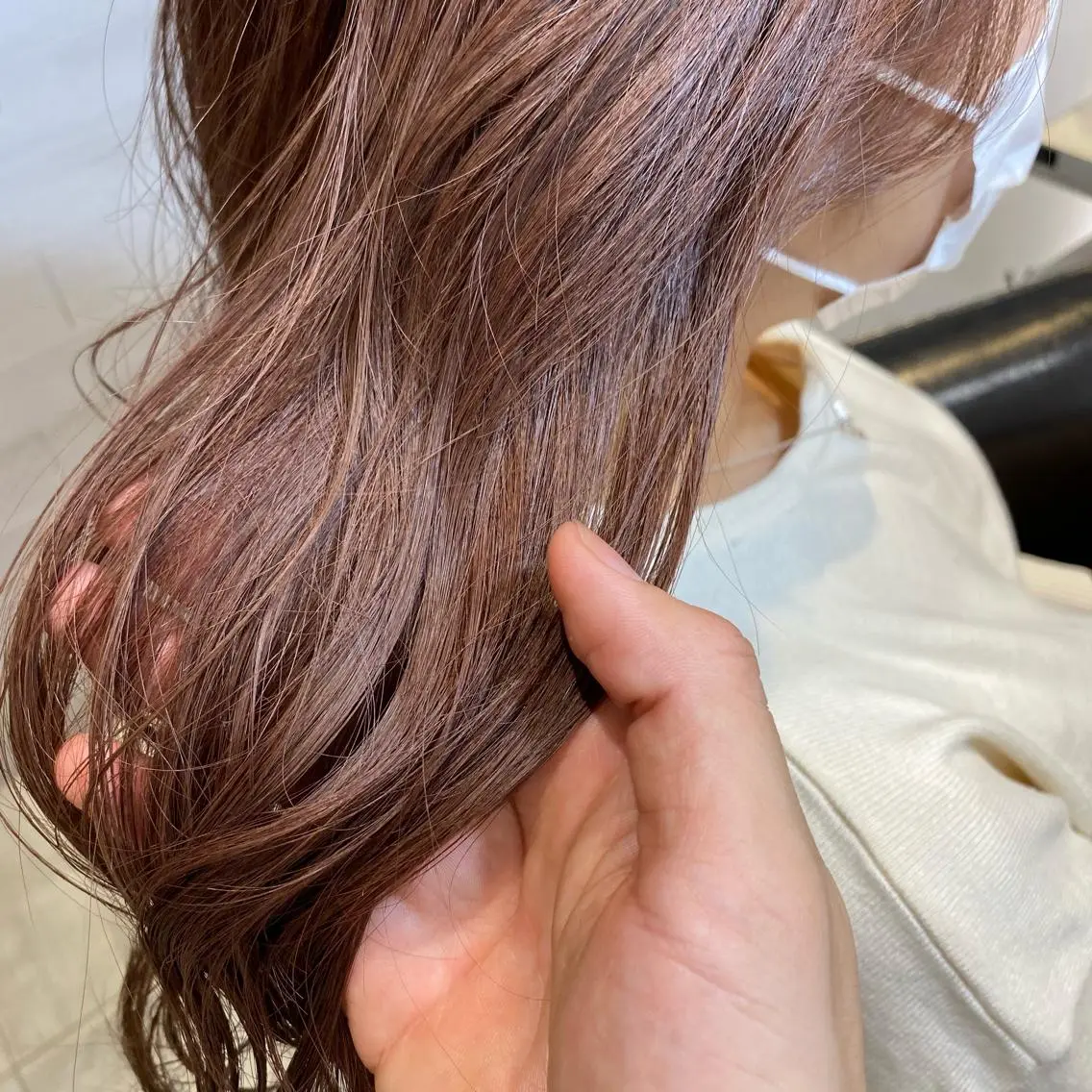 ミディアム カラー ヘアアレンジ ベージュカラー ピンクカラー ピンクベージュ 金森 斗夢のヘアスタイル