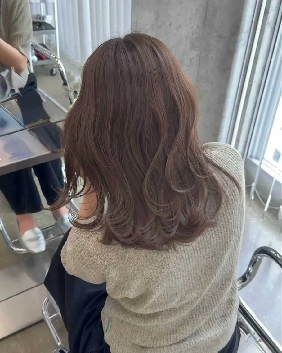 ミディアム カラー ベージュカラー オリーブベージュ カット ヘアカラー トリートメント 高橋大樹/グレー ジュ/ブリーチなしのヘアスタイル
