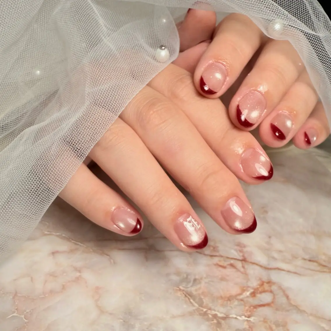 ネイル ボルドー フレンチネイル ジェルネイル 韓国ネイル オフィスネイル ハンドネイル 🌹Belle Nail🌹のネイルデザイン