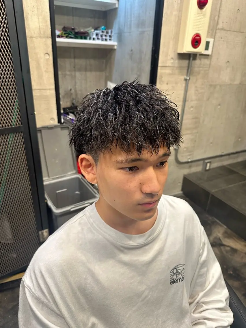 ショート パーマ メンズ メンズパーマ メンズツイストパーマ ツイストパーマ カット パーマ トリートメント ツイスパ/メンズ パーマ/歩夢のヘアスタイル
