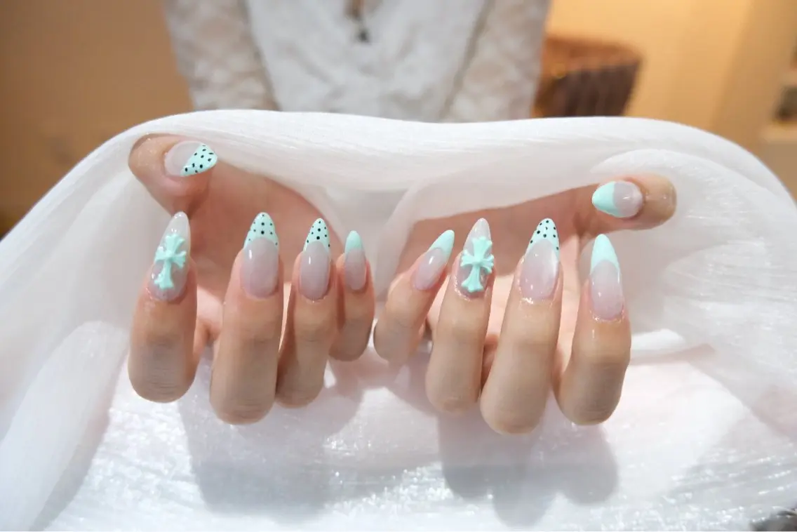 ネイル ハンドネイル T.Lee Nail Lilyのネイルデザイン