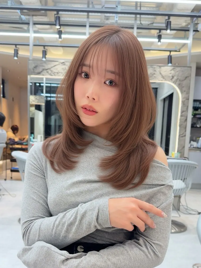ミディアム カラー カット ヘアカラー トリートメント ヘアセット レイヤーダブルカラー KYONのヘアスタイル