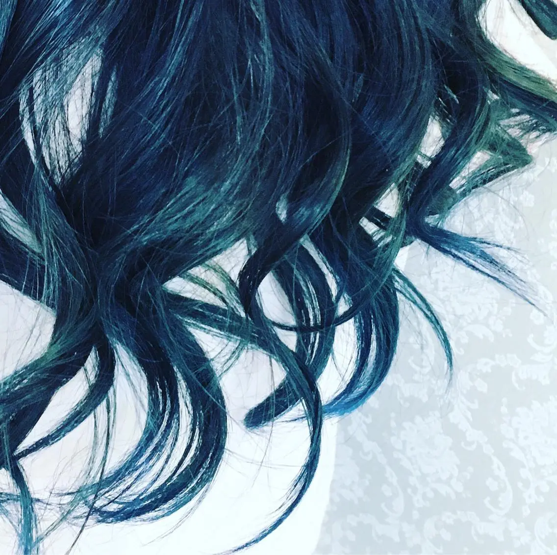 カラー ササキ トモシのヘアスタイル
