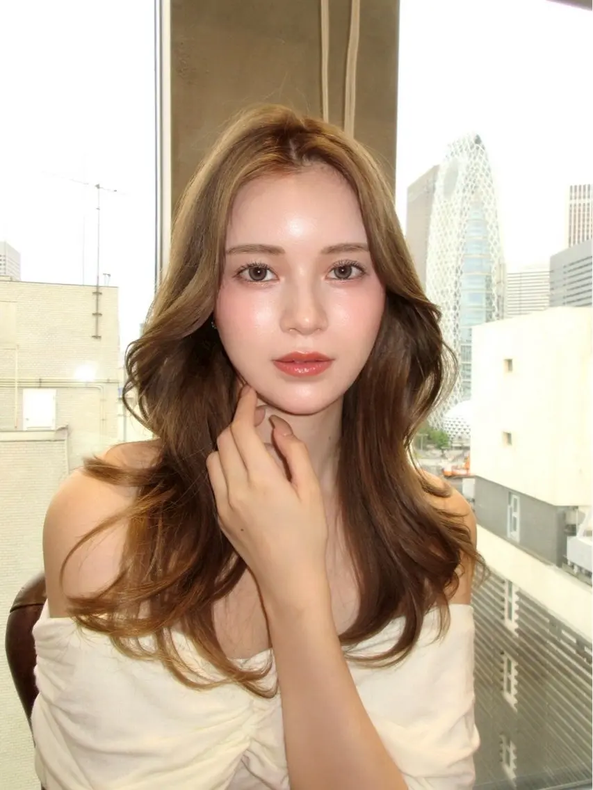 ミディアム カラー 顔周りカット レイヤーカット 小顔カット トリートメント カット ヘアカラー トリートメント 小顔くびれヘア 顔まわり銀座/さやかのヘアスタイル