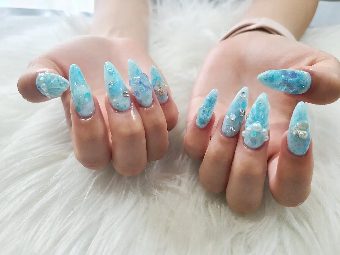 ネイル ハンドネイル Lily Eye&Nailのネイルデザイン