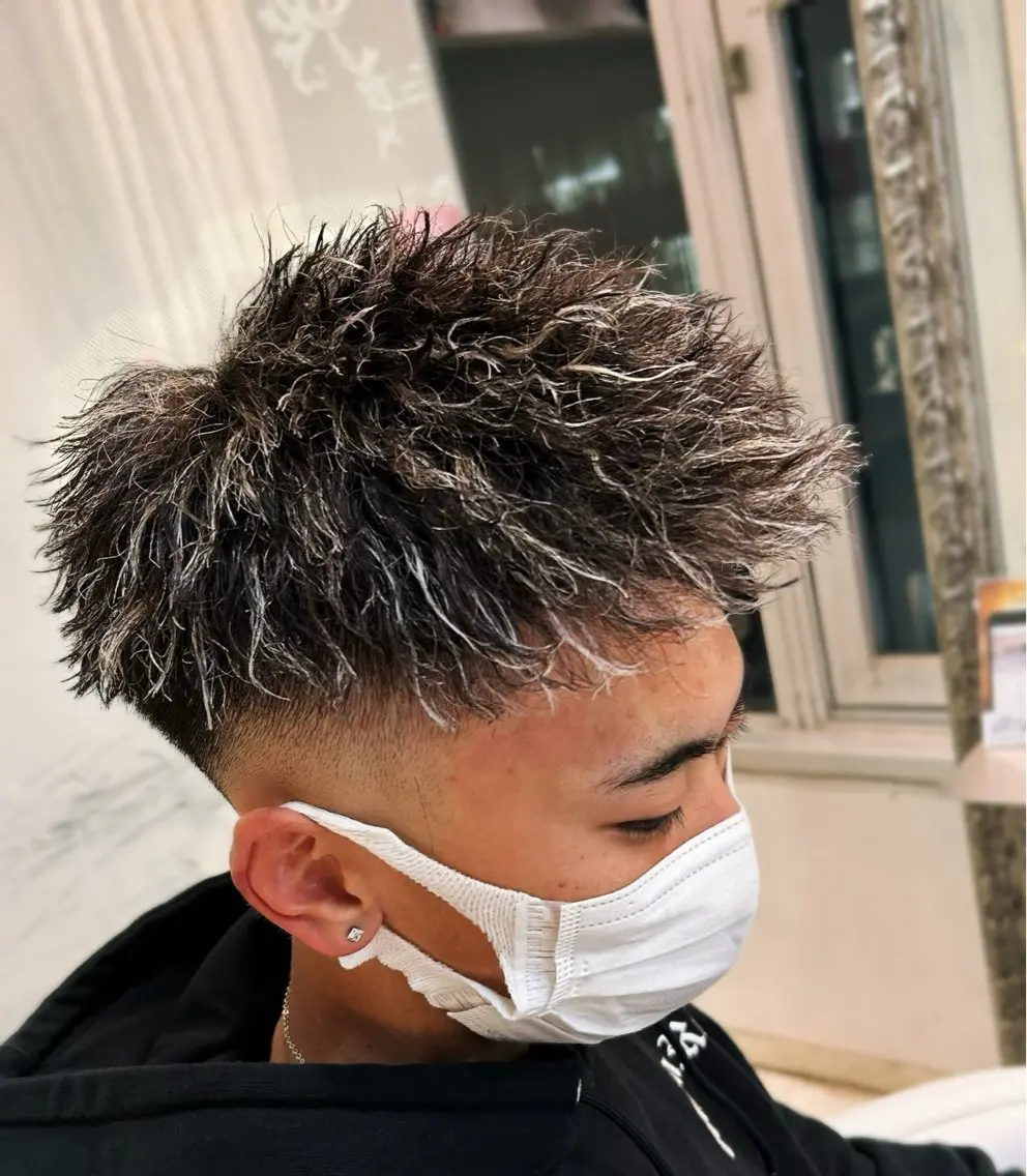 ショート カラー パーマ メンズ メンズメッシュ メンズパーマ メッシュ カット ヘアカラー パーマ 蛭田 裕介のヘアスタイル