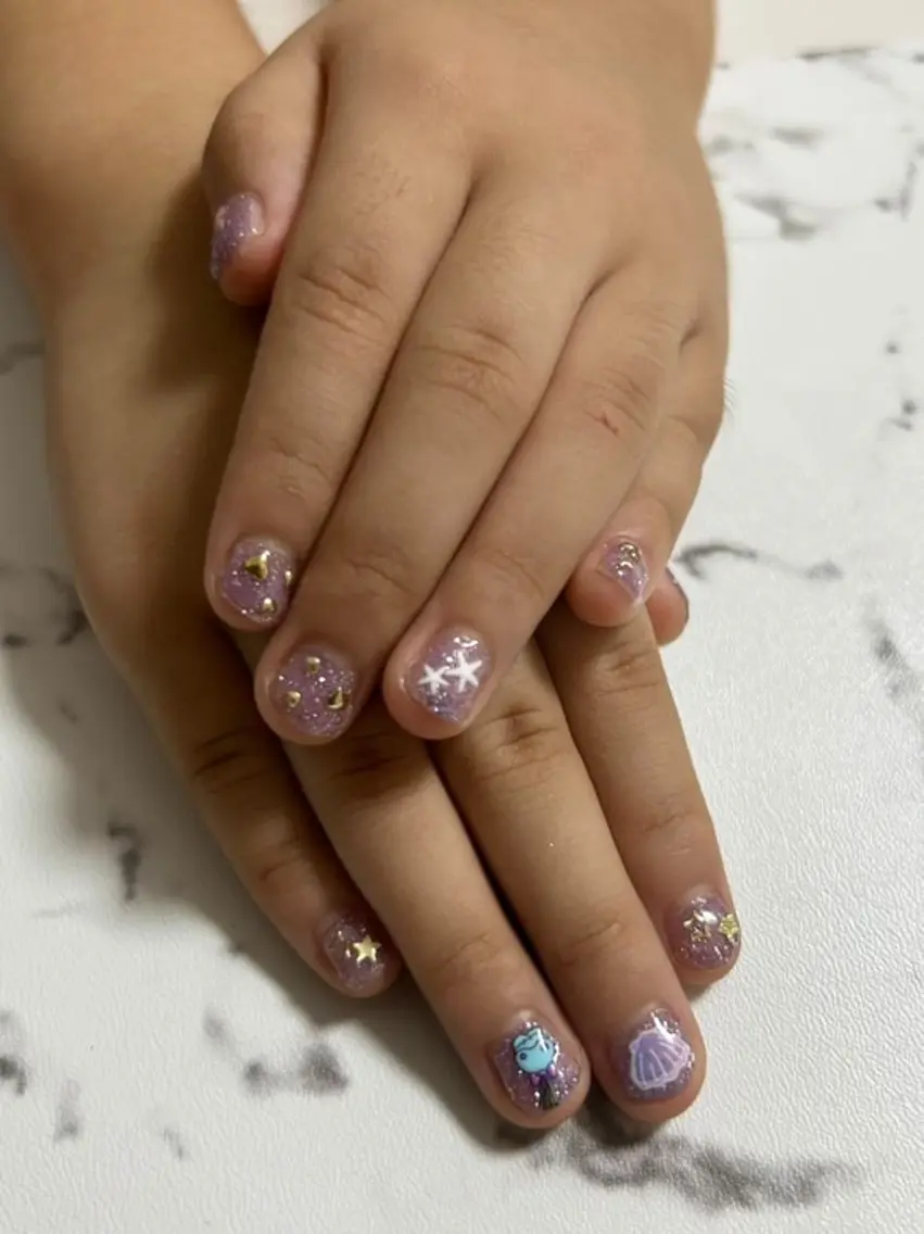 キッズ ネイル ハート ラメ(グリッター) ワンカラーネイル ハンドネイル Cocopelli N'STYLEのネイルデザイン