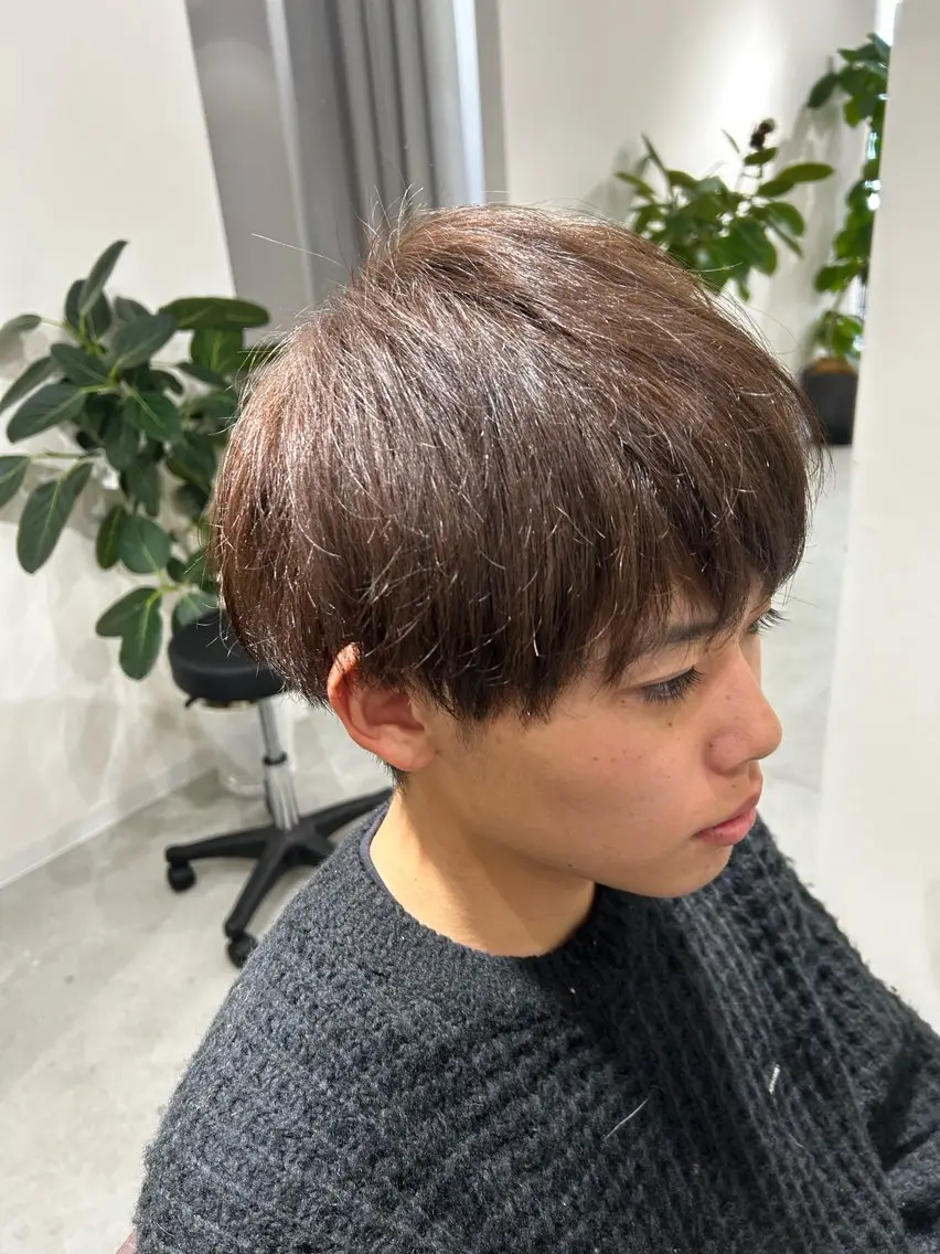 カラー メンズ アッシュ ベージュカラー attrait 福岡のヘアスタイル