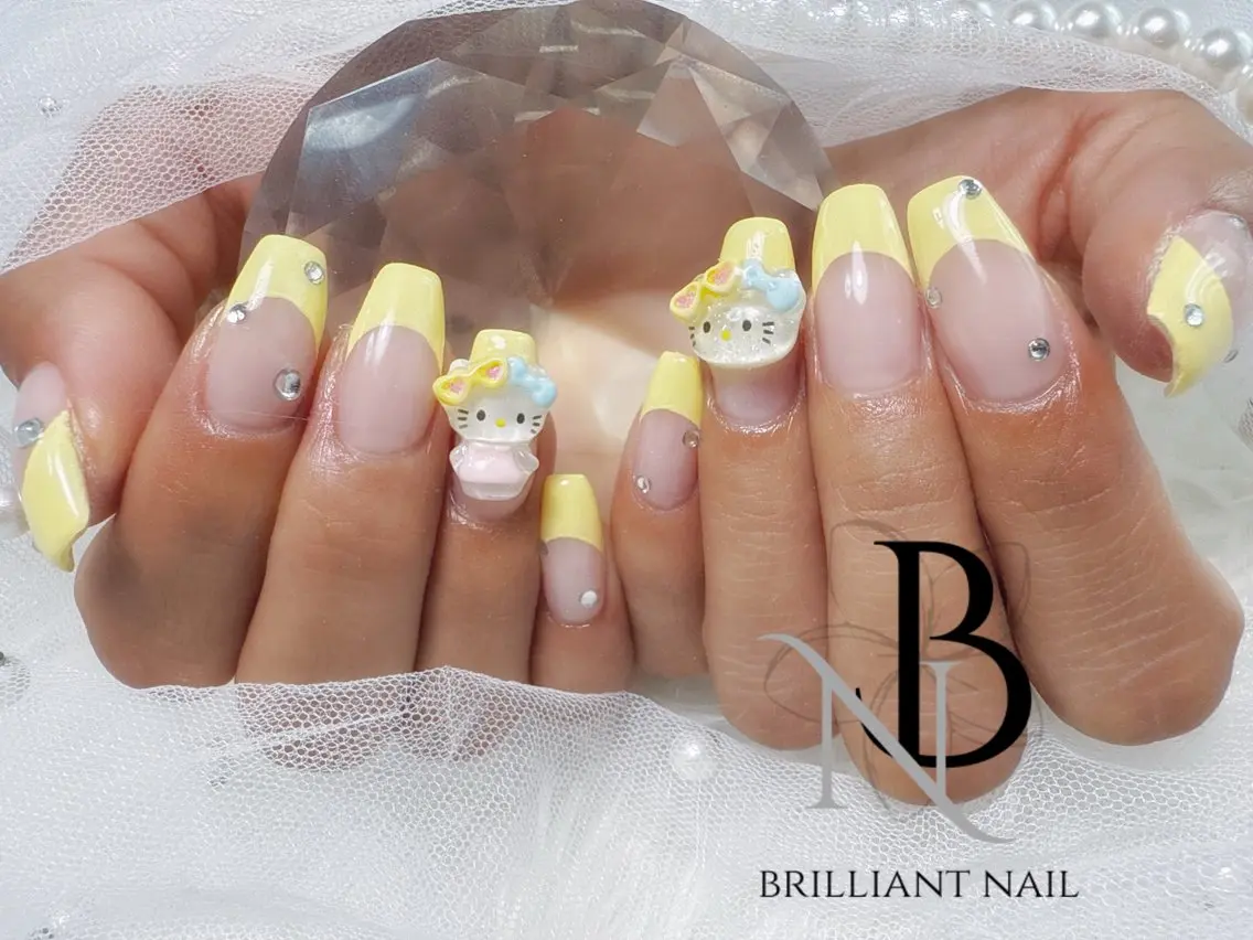 ミディアム ハンドネイル ハンドケア brilliant nail💎あやのネイルデザイン
